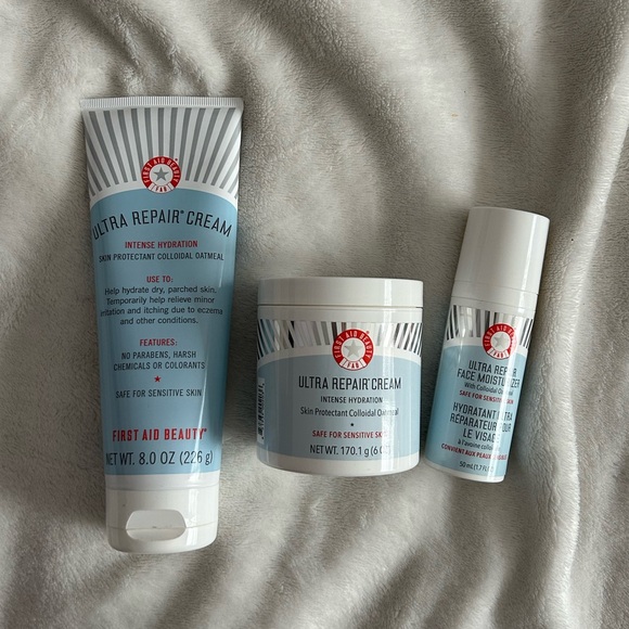 First Aid Beauty Bundle - Picture 1 of 4